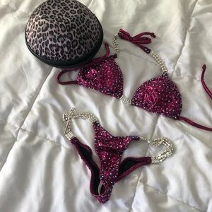 B cup competition bikini